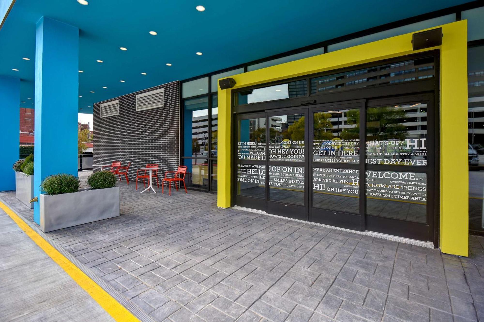Tru By Hilton Manchester Downtown Exterior foto